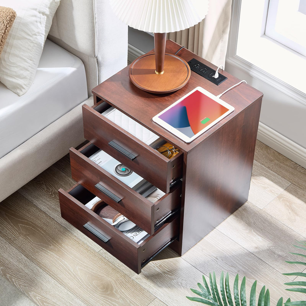 Cherry Wood 3 Drawer Dresser E16242